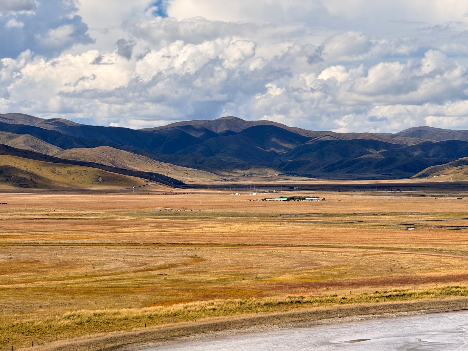 Broad mountain landscape in Aba Prefecture, western Sichuan.